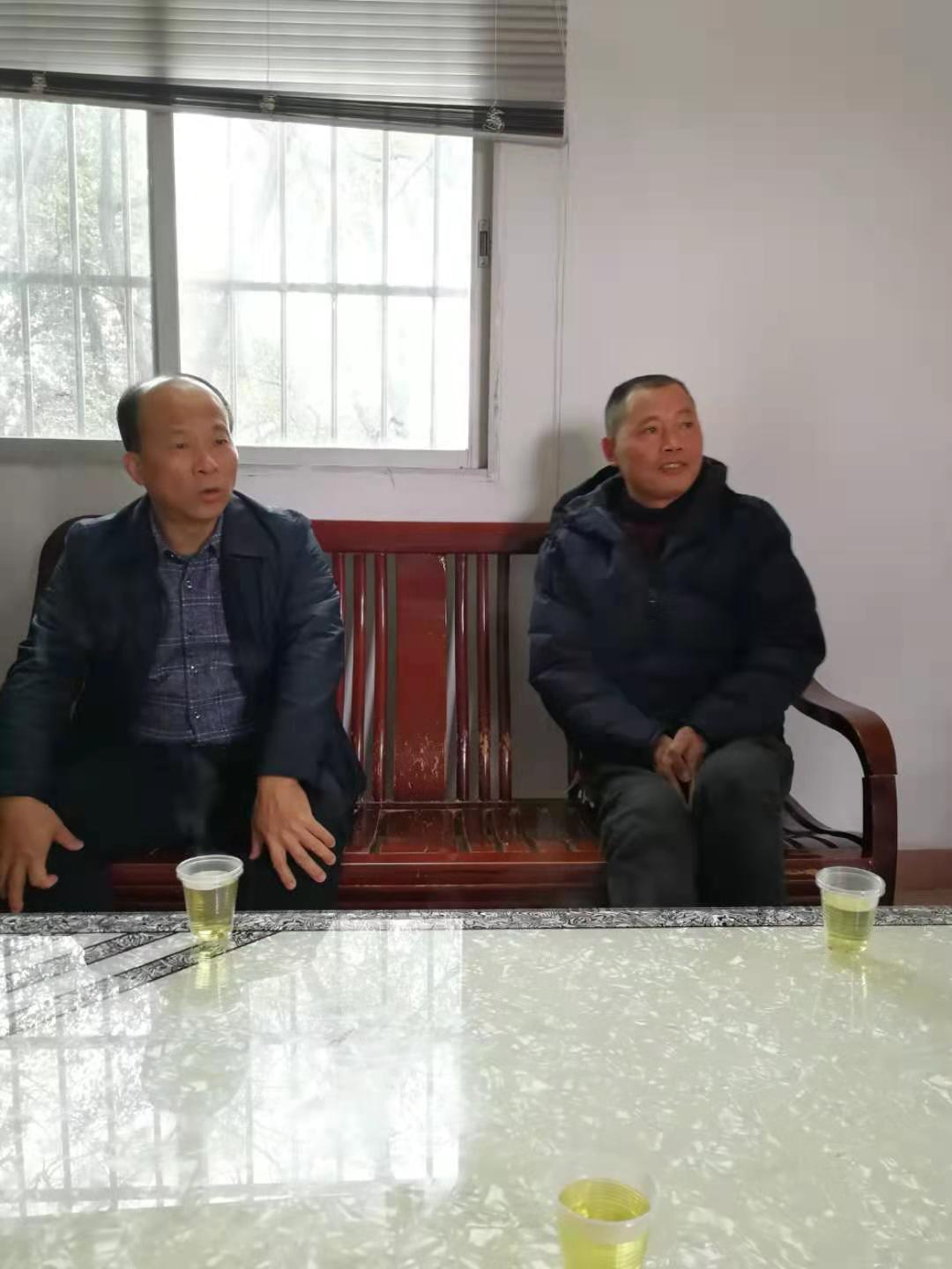 县人大常委会赖根主任到马市镇指导换届工作
