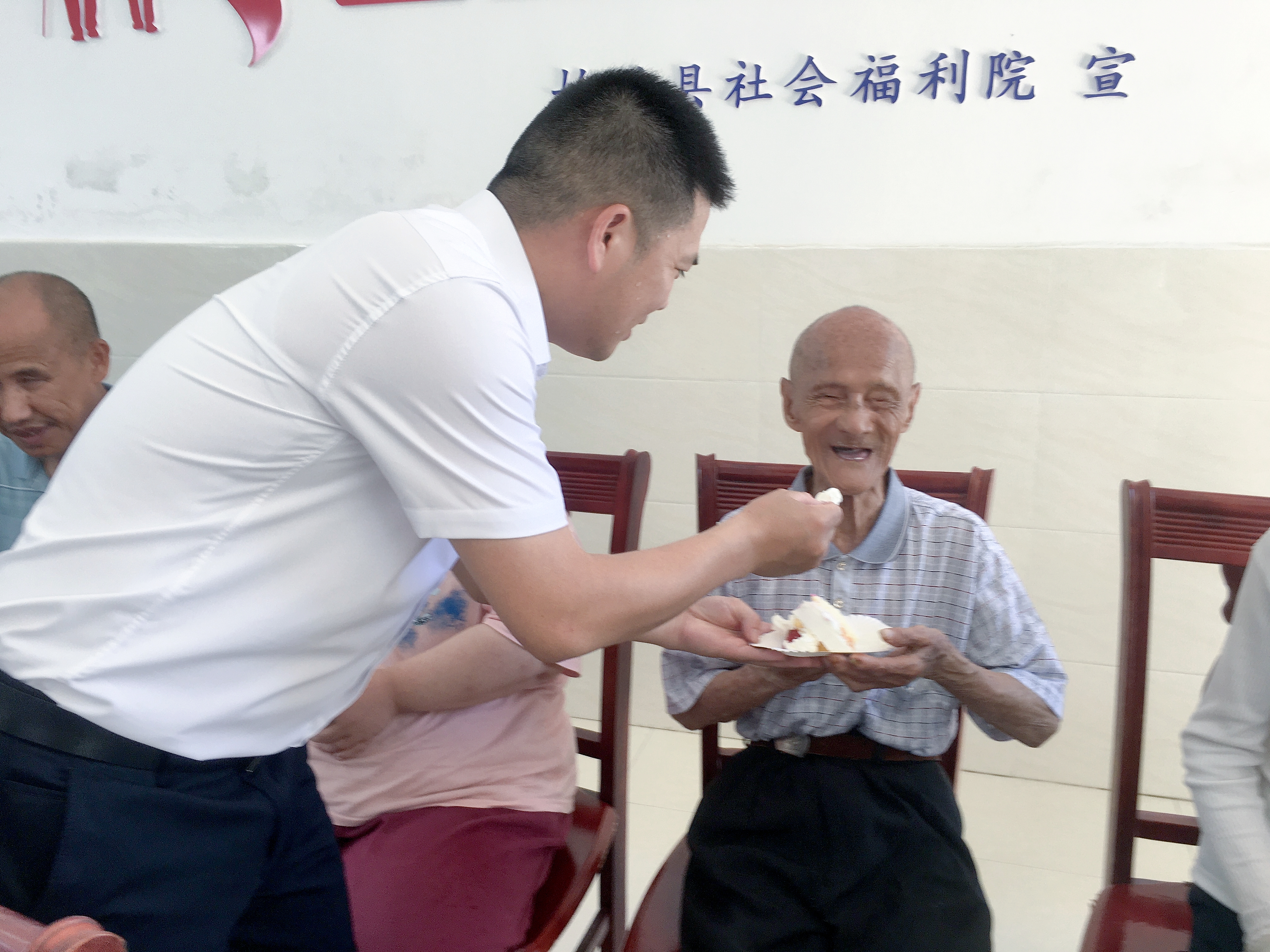 5月份集体生日老袁.jpg