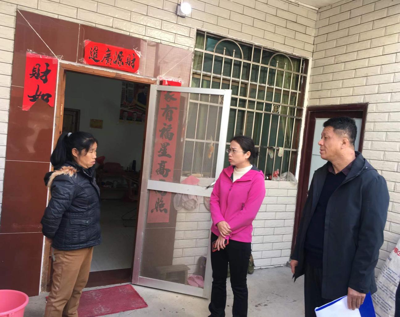 始兴县人大代表、澄江镇党委卢海燕书记下基层调研.jpg