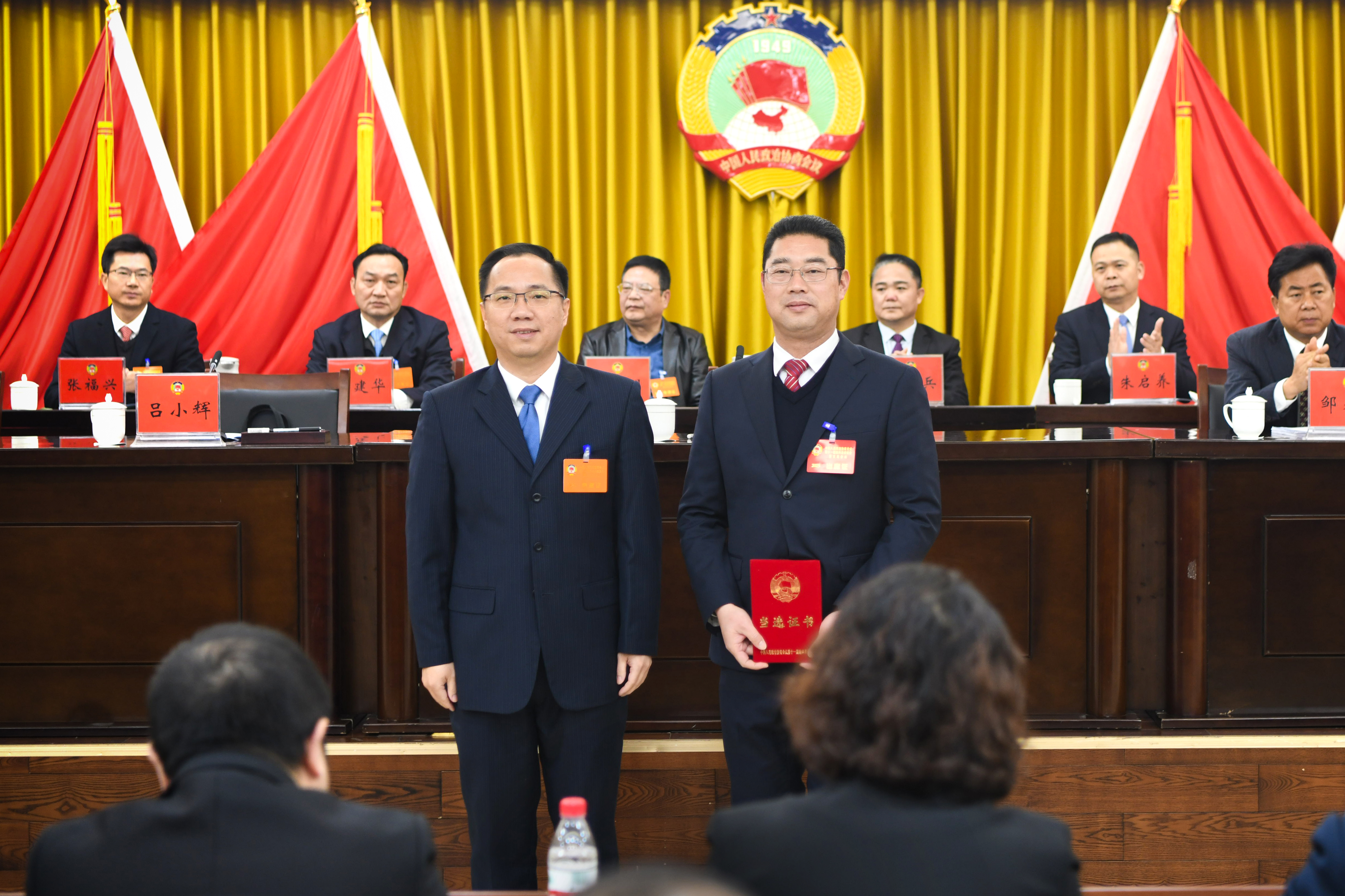 钟清城、李梓玮摄.jpg