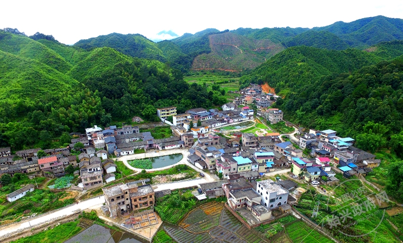隘子村人口_隘子镇彩岭村(3)