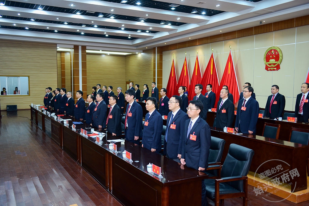 第十五届人民代表大会第一次会议胜利闭幕